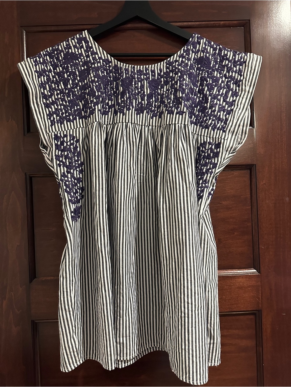 Spirit Dress Women’s cotton blouse with Purple Embroidered flowers - Picture 2 of 7